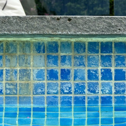 Vodn� kame� v baz�ne a v�rivk�ch