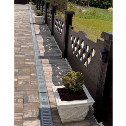 Z�hradn� bet�nov� kvetin�� K11