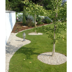 Neviditeľný plastový obrubník Neviditeľný plastový obrubník