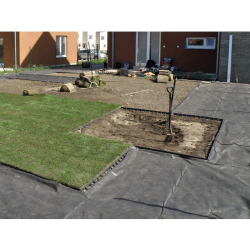 Neviditeľný plastový obrubník Neviditeľný plastový obrubník